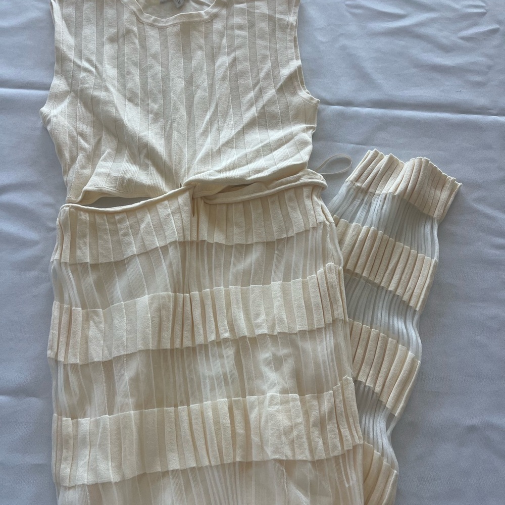 Elegant Cream Sleeveless Dress